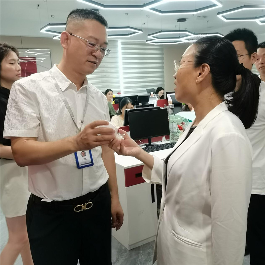 区向导莅临指导，，，，，，，相助助力自贸港