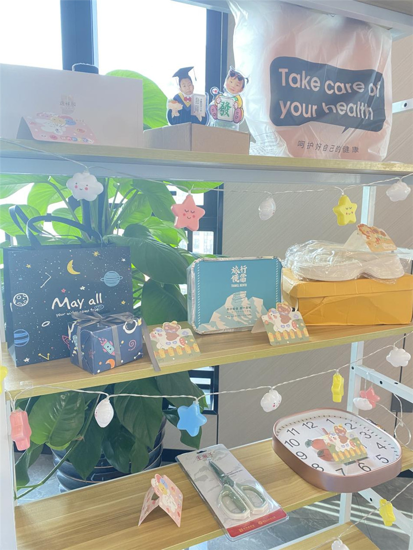 快乐之蓝，，，，，，最先绽放